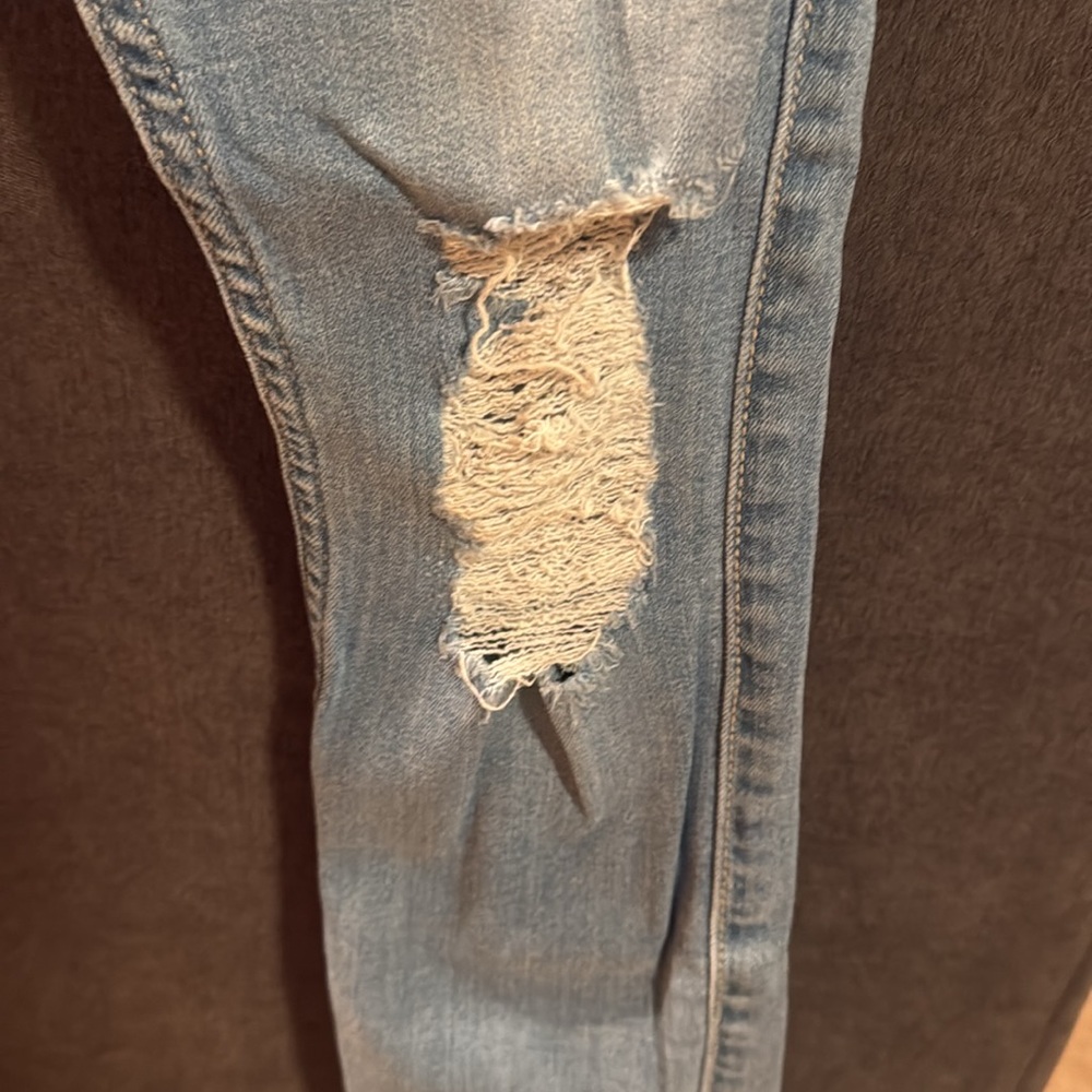 Holister Jeans - Picture 3 of 6